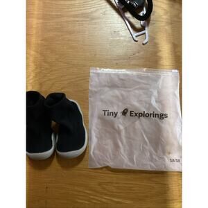 Tiny Exploring Walking Shoes Size 18/19 Black